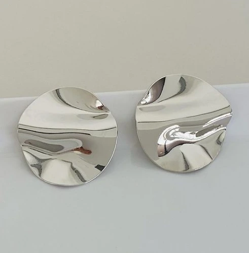 Arrugado Silver Earrings
Ασημένιο σκουλαρίκι