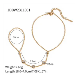 Ανακαλύψτε το κομψό και ξεχωριστό Pulsera Con Anillo, ένα ενιαίο κόσμημα που συνδέει βραχιόλι και δαχτυλίδι με μία λεπτή αλυσίδα, προσδίδοντας αισθησιασμό και πρωτοτυπία σε κάθε εμφάνιση. Κατασκευασμένο από υψηλής ποιότητας ανοξείδωτο ατσάλι 304, προσφέρει ανθεκτικότητα, δεν μαυρίζει και είναι ιδανικό για καθημερινή ή βραδινή χρήση. Η μίνιμαλ αλλά εντυπωσιακή του σχεδίαση το καθιστά ιδανικό για γυναίκες που αγαπούν τα ιδιαίτερα κοσμήματα. Υλικό: Ανοξείδωτο Ατσάλι 304 Διαστάσεις: 18 cm + 4 cm επέκταση Χρώμα: Ασημί μεταλλικό Σχεδιασμός: Ενιαίο βραχιόλι με ενσωματωμένο δαχτυλίδι Χαρακτηριστικά: Ανθεκτικό, δεν αλλοιώνεται Ιδανικό για: Καθημερινές και βραδινές εμφανίσεις, fashion events, δώρα Το Pulsera Con Anillo είναι το τέλειο αξεσουάρ για να προσθέσετε μια πινελιά κομψότητας και πρωτοτυπίας στο look σας.