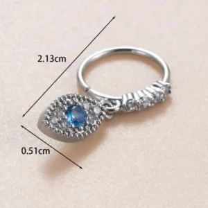 Ανακάλυψε το Blue Eye σκουλαρίκι piercing σε ασημί χρώμα με λαμπερές μπλε πέτρες από ανθεκτικό ατσάλι. Μοντέρνο, κομψό και υποαλλεργικό για καθημερινή χρήση.