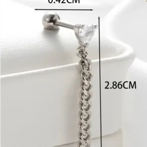 Ανακάλυψε το Hearts Chain σκουλαρίκι piercing σε ασημί χρώμα με λευκές πέτρες από ανθεκτικό ατσάλι. Ιδανικό για ψιλή τρύπα στο αυτί, υποαλλεργικό και μοντέρνο.