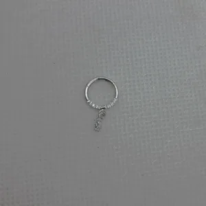 Ανακάλυψε το ασημί Clicker Piercing με κρεμαστό δάκρυ και λαμπερά λευκά zircon από χειρουργικό ατσάλι. Stylehub account κοσμηματα σκουλαρικια βραχιολι δαχτυλιδι κολιε About us κοσμηματα θεσσαλονικη γυναικεια κοσμηματα ατσαλινα κοσμηματα κοσμηματα που δεν μαυριζουν φθηνα κοσμηματα κοσμηματα μαργαριταρια Κομψό, υποαλλεργικό και ανθεκτικό, ιδανικό για αυτί ή μύτη. Δώσε λάμψη στο στυλ σου με το μοναδικό piercing από το Stylehub!