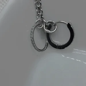 Dos Agujeros Cadena Σκουλαρίκι για δύο τρύπες με κρεμαστή αλυσίδα από χειρουργικό ατσάλι σε ασημί χρώμα Stylehub account κοσμηματα σκουλαρικια βραχιολι δαχτυλιδι κολιε About us κοσμηματα θεσσαλονικη γυναικεια κοσμηματα ατσαλινα κοσμηματα κοσμηματα που δεν μαυριζουν φθηνα κοσμηματα κοσμηματα μαργαριταρια