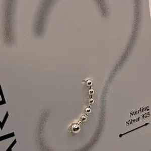 Balls Earline – Minimal earline σκουλαρίκια από Ασήμι 925 σε ασημί χρώμα